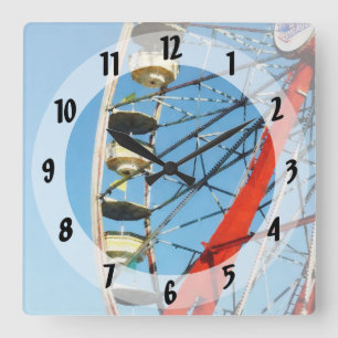 Ferris Wheel Closeup Quadratische Wanduhr