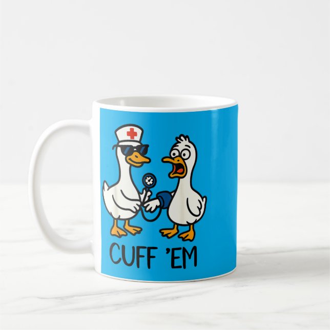 Fessel sie Gans Krankenschwester Lustige Gans Meme Kaffeetasse (Links)