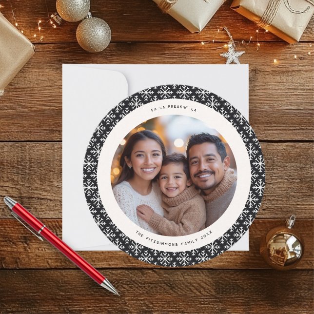 Festif Black & White Photo moderne Carte de Noël (Neutral Snowflake Modern Christmas Circle Card black)