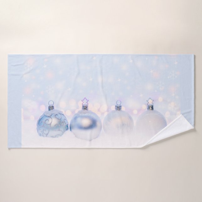 Festif boules de Noël en argent sur la neige (Serviette de bain)