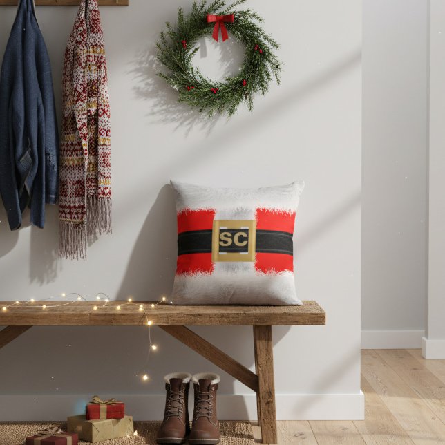 Festif Red Père Noël Suit Monogramme Coussin de No (Greet guests with holiday spirit! Our Santa monogram pillow makes your entryway extra welcoming)