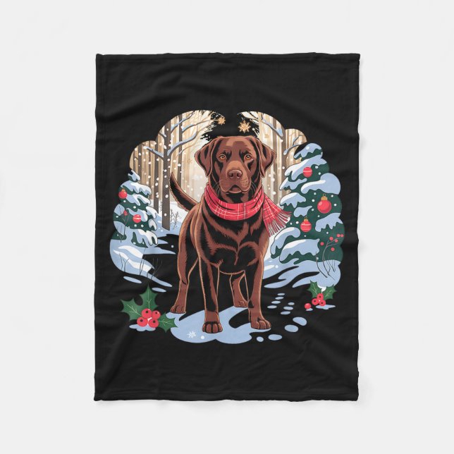 Festive Chocolate Lab In Snowy Forest Winter Xmas  Fleecedecke (Vorderseite)