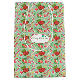 Festive Christmas – Holiday Icons with Stockings Mittlere Geschenktüte