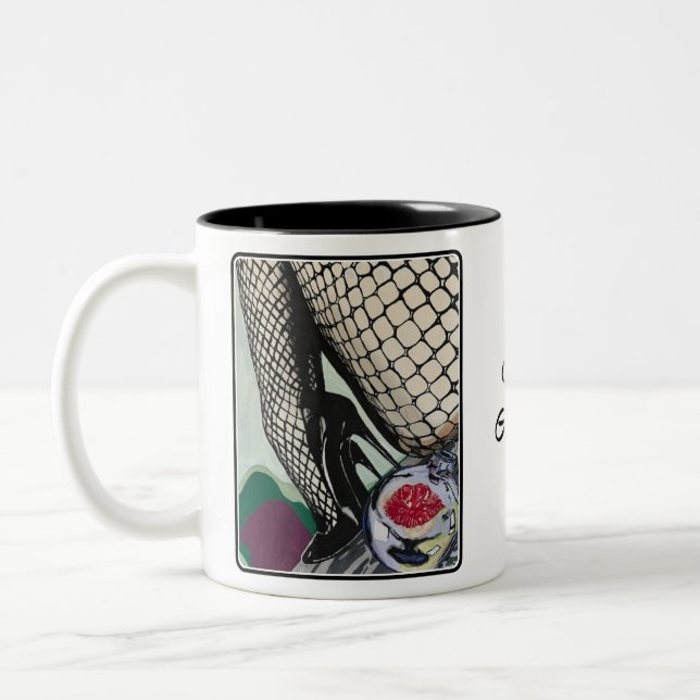 'Festive Fishnets' auf einem Zweifarbige Tasse (Links)