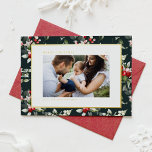 Festive Holly Pattern Frohe Weihnachten Foto Folien Feiertagskarte<br><div class="desc">Frohe Weihnachten! Senden Sie Ihre herzlichen Grüße an Familie und Freunde mit dieser anpassbaren Weihnachtsfotokarte. Es zeichnet sich durch ein hölzernes Wasserfarbenmuster auf einem dunkelgrünen Hintergrund aus. Personalisieren Sie diese Weihnachtskarte aus Goldfolie,  indem Sie Ihre Daten hinzufügen. Diese botanische Weihnachtskarte ist in anderen Farben und mit einem Karton erhältlich.</div>