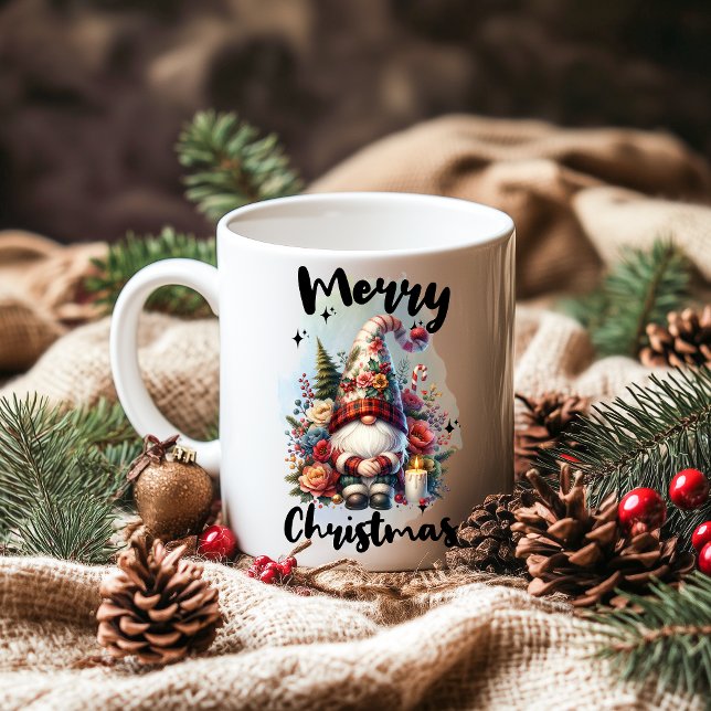 Festive Nordic Gnome Trio with Candles and Winter  Kaffeetasse (Von Creator hochgeladen)