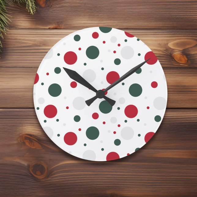 Festive Red and Green Polka Dot Christmas  Runde Wanduhr (Von Creator hochgeladen)