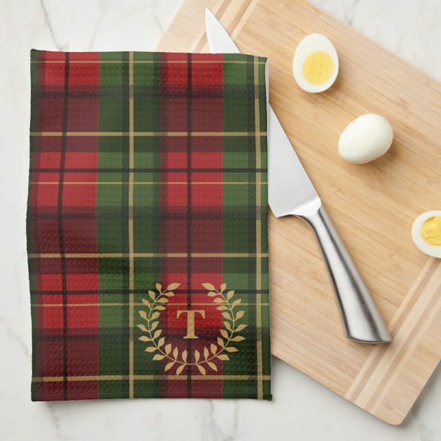 Festive Red And Green Tartan With Custom Monogram Geschirrtuch (Viertel Falte)