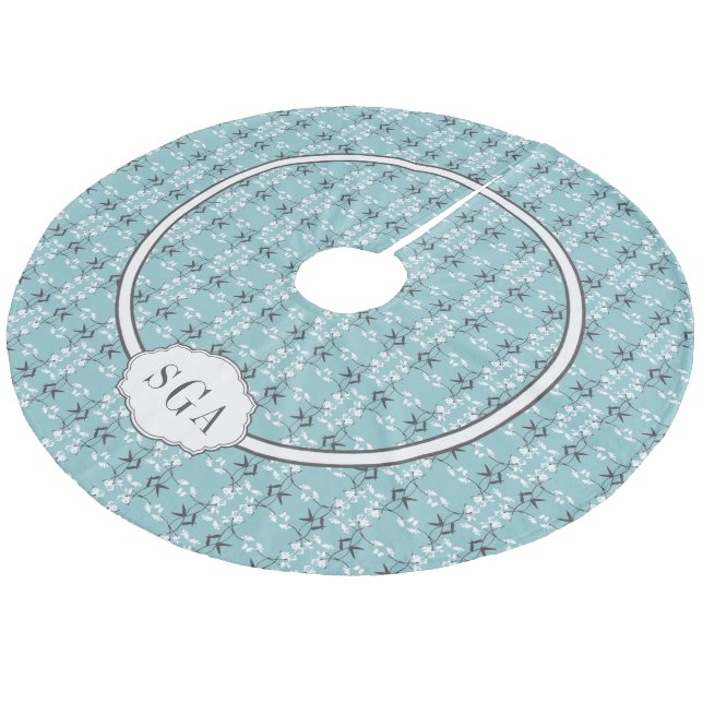 Festive Royal Botanical Robin's Egg Blue Monogram Fleece Weihnachtsbaumdecke (Schrägansicht)