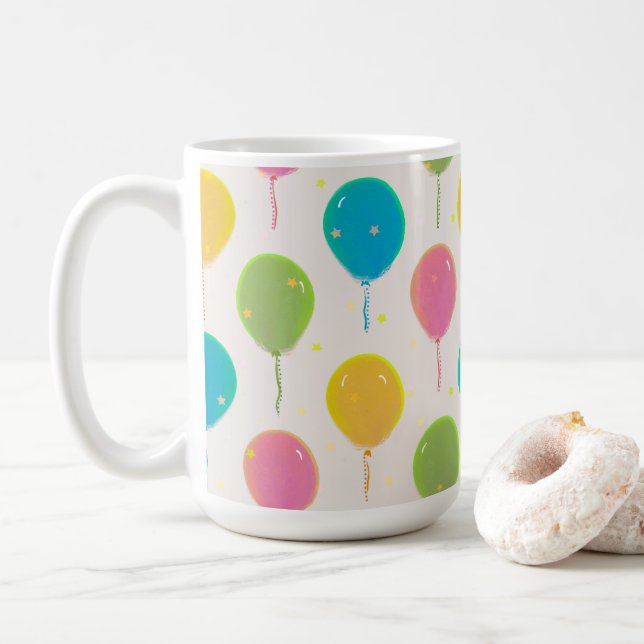 Festliche Ballons auf einer Tasse (Mit Donut)