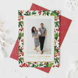 Festliche Grünpflanzen und Winterberry Foto Weihna Folien Feiertagskarte<br><div class="desc">Frohe Weihnachten! Mit unserer individuell gestaltbaren Weihnachtskarte aus Foto, mit eleganten Goldfolienakzenten und einem wunderschönen Aquarellbild aus roten Winterbeeren und üppiger Vegetation, senden Sie Ihre wärmsten Urlaubswünsche. Mit dieser eleganten Weihnachtskarte können Sie Ihr Lieblings-Foto präsentieren und eine persönliche Touch mit Ihrer individuellen Botschaft hinzufügen. Die Weihnachtskarte des Fotos, die sich...</div>