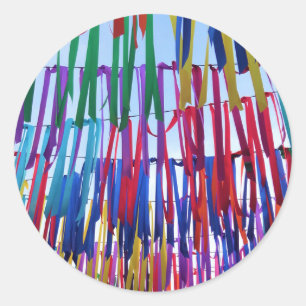 Festliche, helle, knallfarbene Ribbons-Aufkleber Runder Aufkleber
