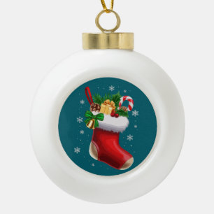 Festliche klassische Weihnachtsstrumpf mit Geschen Keramik Kugel-Ornament
