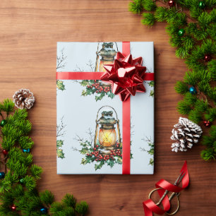 Festliche Laterne, gebettet in Stechpalme – Saison Geschenkpapier