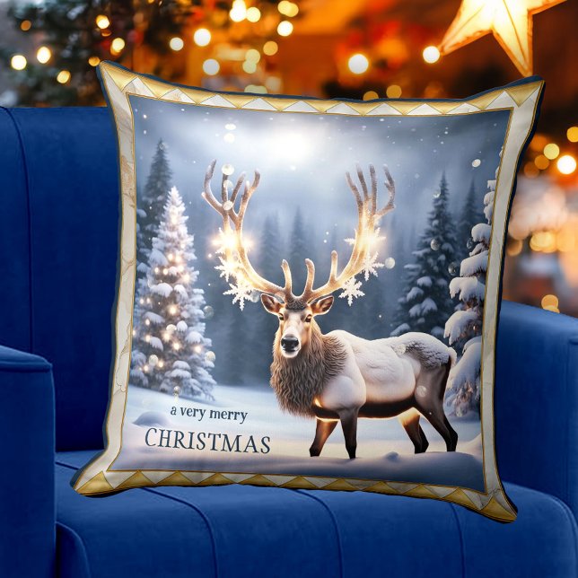 Festliche Lichter Rentiere Weihnachten Kissen (Christmas pillow featuring a festive reindeer with sparkling lights in a snow covered landscape )