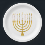 Festliche Menorah Hanukkah Celestial Candles Elega Pappteller<br><div class="desc">Imitate Goldfolie menorah Kerzen für Ihre Hanukka Feier. Whimsical menorah Illustration mit weißen Sternen bedeckte Himmelskerzen auf einem Imitat Gold menorah Kerzenständer. Menorah elegante Sterne Hanukkah illustrierte Design Geschenke und Papierprodukte.</div>