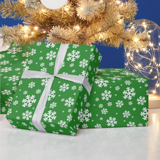 Festliche Winter-Schneeflocken-Muster Grün und Wei Geschenkpapier (Feiertage)