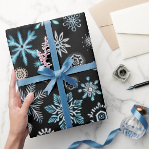 Festliche Wrap Wonderland 'Blaue Schneeflocken auf Geschenkpapier