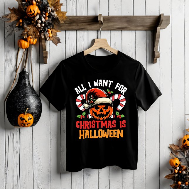 Festlicher Fusionsspass: Halloween trifft Weihnach T-Shirt (Von Creator hochgeladen)
