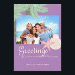 Festlicher Strandurlaub Foto mit Flachbildschirm G Feiertagskarte<br><div class="desc">Schicken Sie Liebe vom Strand zu Weihnachten oder legen Sie ein wenig Sonnenschein in Ihren Winterurlaub Grüße mit dieser farbenfrohen und lustigen Strand Thema Fotokarte. Personalisieren Sie mit Ihrem eigenen Foto und Ihren eigenen Namen.</div>