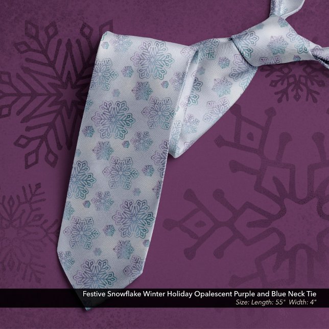 Festlicher Winterurlaub Schneeflocken Lila Krawatte (Festive Snowflake Winter Holiday Opalescent Purple and Blue Neck Tie)