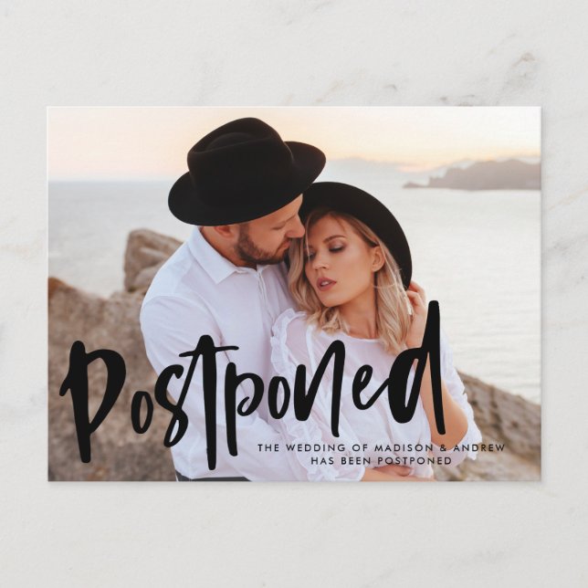 Fett Brush Script-Foto Hochzeitsaufschub Ankündigungspostkarte (Vorderseite)