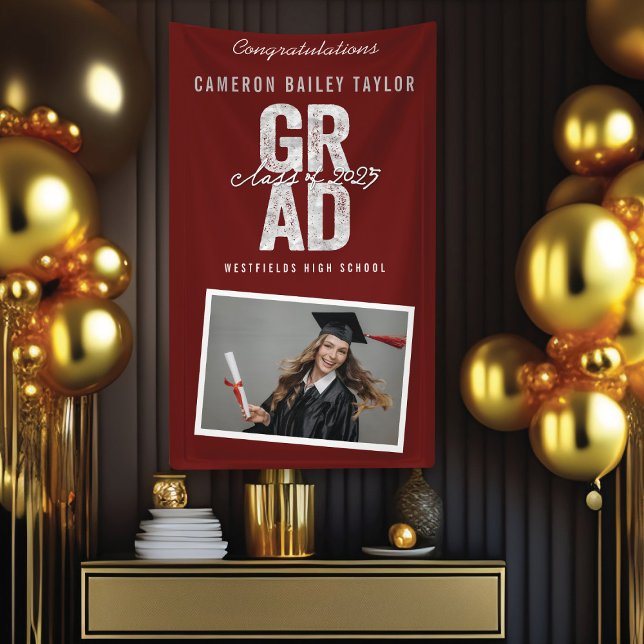Fett-GRAD-Klasse der Foto-Graduationspartei 2025 Banner (Class Of 2025 Modern Bold Silver GRAD Photo Graduation Party Banner @ www.zazzle.com/color_therapy)
