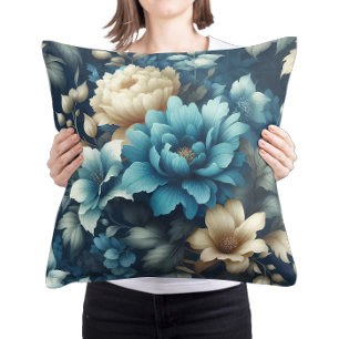 Fett in Blau und zarte cremefarbene Floralien  Kissen