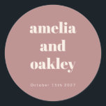 Fett Minimalistische Dusty Rose Retro Custom Weddi Runder Aufkleber<br><div class="desc">Kühne Minimalistische Boho Dusty Rose Retro Simple Custom Wedding Classic Round Sticker</div>