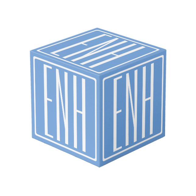 Fett Modern 3 Initialen Monogramm | Soft Blue Würfel (Vorderseite Schrägansicht)