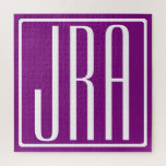 Fett Modern 3 Initialen Monogramm | Weiß und Lila<br><div class="desc">Weißer Text und weißer Rahmen auf lila (veränderbare Hintergrundfarbe).</div>