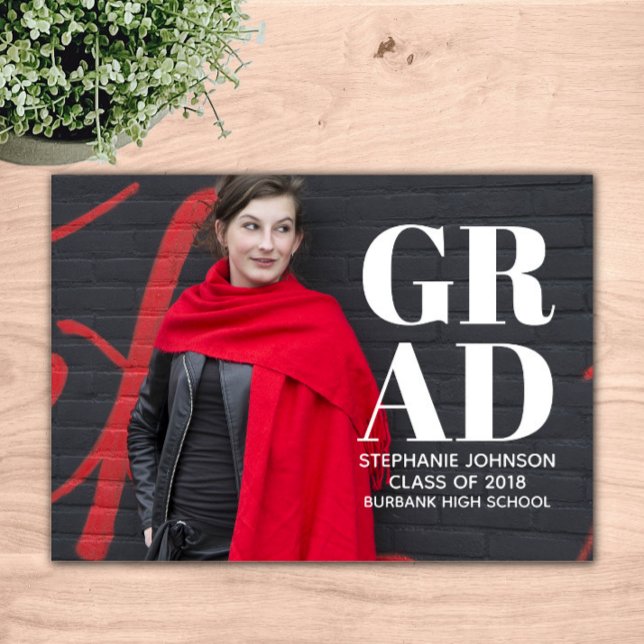 Fett Typografie Foto Abschluss | weiß Einladung (White Bold Typography Photo Graduation Announcement)