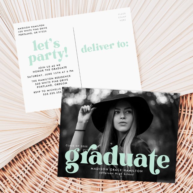 Fett Typografy Mint Foto Graduation Party Einladungspostkarte (Von Creator hochgeladen)