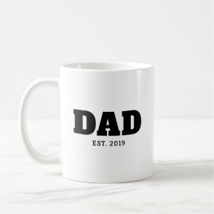 Fetter schwarzer und weißer Text Est Jahr Vater Kaffeetasse