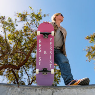 Fettformatierter Text rosa bis lila Gradient erhal Skateboard