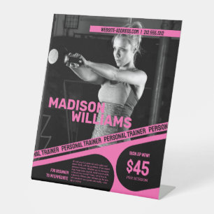 Fettige Hellrosa-Fotografie eines Personal Trainer Sockelschild