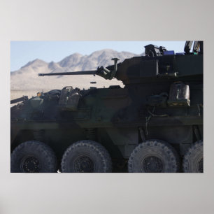 Feuer eines Licht-gepanzerten Fahrzeugs Poster
