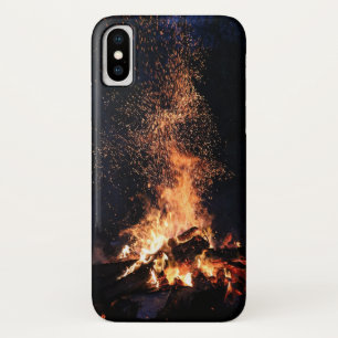 Feuer in der Nacht im Lager Case-Mate iPhone Hülle
