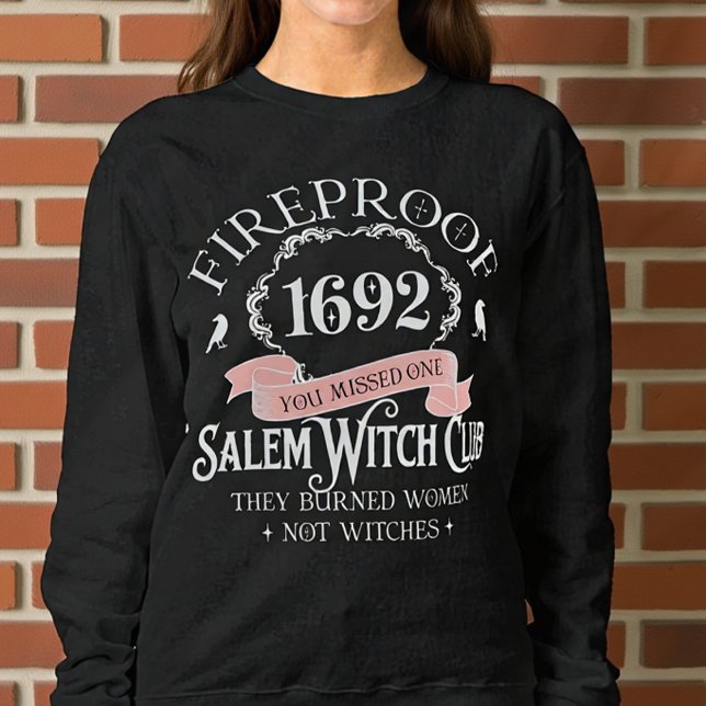 Feuerfester Salem Hexenclub Halloween Sweatshirt (Von Creator hochgeladen)