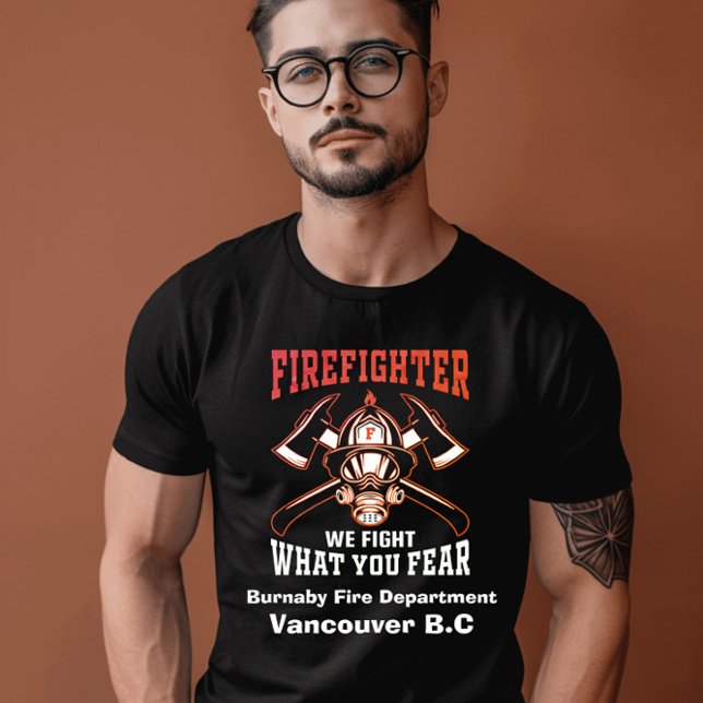 Feuerwehremblem mit Achsen und Helm T-Shirt (Von Creator hochgeladen)