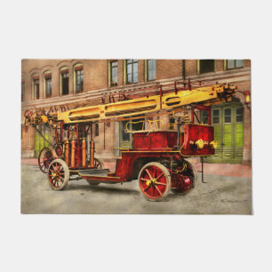 Feuerwehrfahrzeug - Ein elektrischer Drehleiterwag Fußmatte