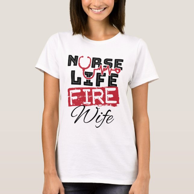 Feuerwehrfrau für Krankenversicherung, Ehefrau und T-Shirt (Vorderseite)