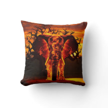 Feuerwehrlephant und umgekehrter ruhiger Wald