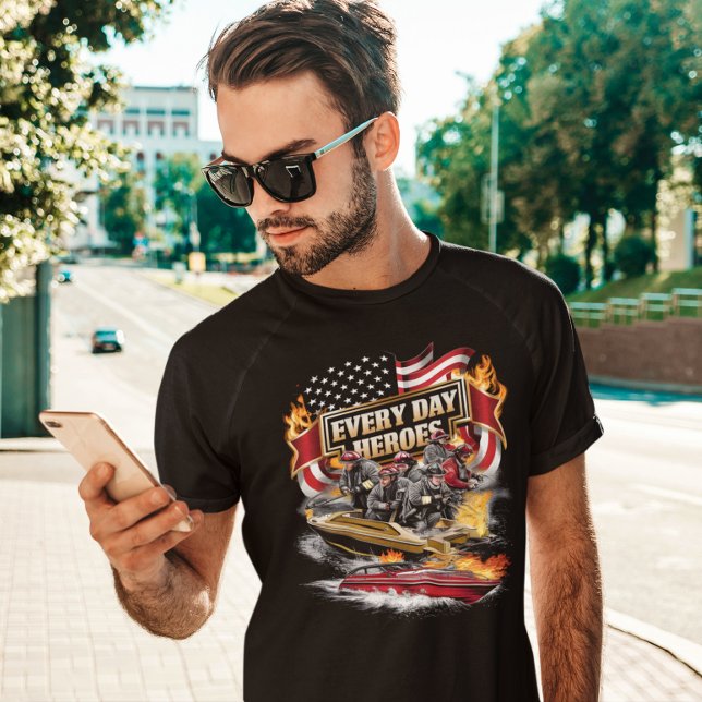 Feuerwehrleute kämpfen Boat Blaze T-Shirt (Von Creator hochgeladen)