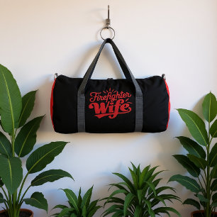 Feuerwehrmann-Ehefrau roter Text  Duffle Bag