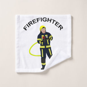 Feuerwehrmann in blauer Einsatzkleidung Waschlappe Waschlappen