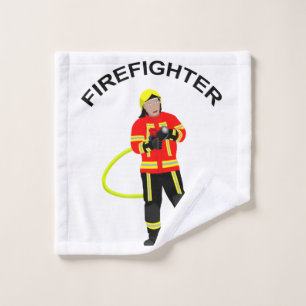 Feuerwehrmann in Einsatzkleidung  Waschlappen