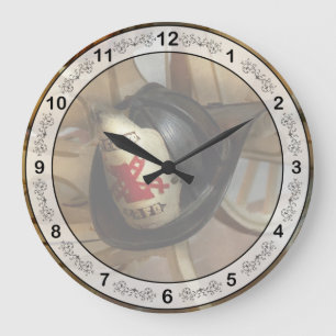 Feuerwehrmann - Irgendwo den Helm aufhängen Große Wanduhr