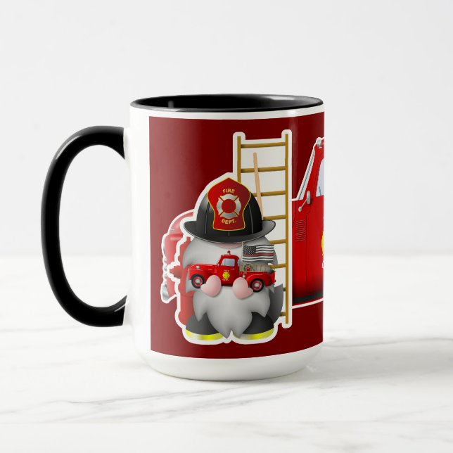 Feuerwehrnome mit Kleinem roten Feuerwehrauto Tasse (Links)