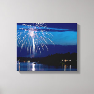 Feuerwerk am East Gull Lake über der Bucht Leinwanddruck